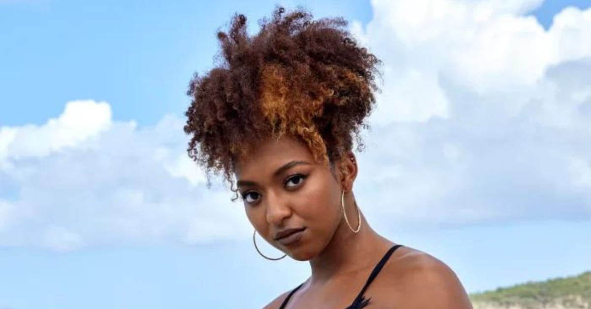 Didi Richards Mimics A Magnificent Sunset Looks Sculpted In Orange Bikini Swimsuit Si