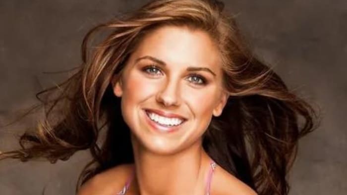 6 Incredible Photos Of Olympian Alex Morgan In Body Paint