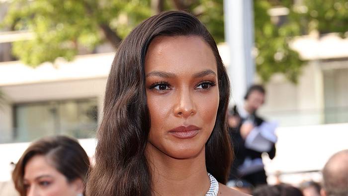 Lais Ribeiros Latest Bikini Pics Showcase Wondrous Waterfalls In East