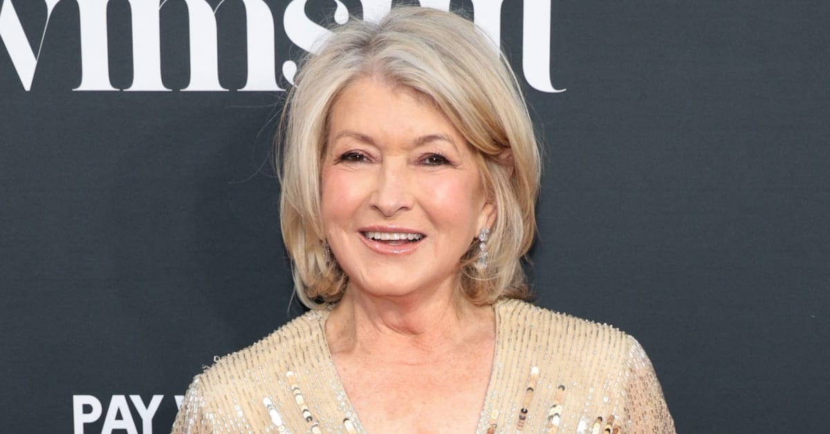 2023 SI Swimsuit Issue Cover Model Martha Stewart Divulges Her Secret ...