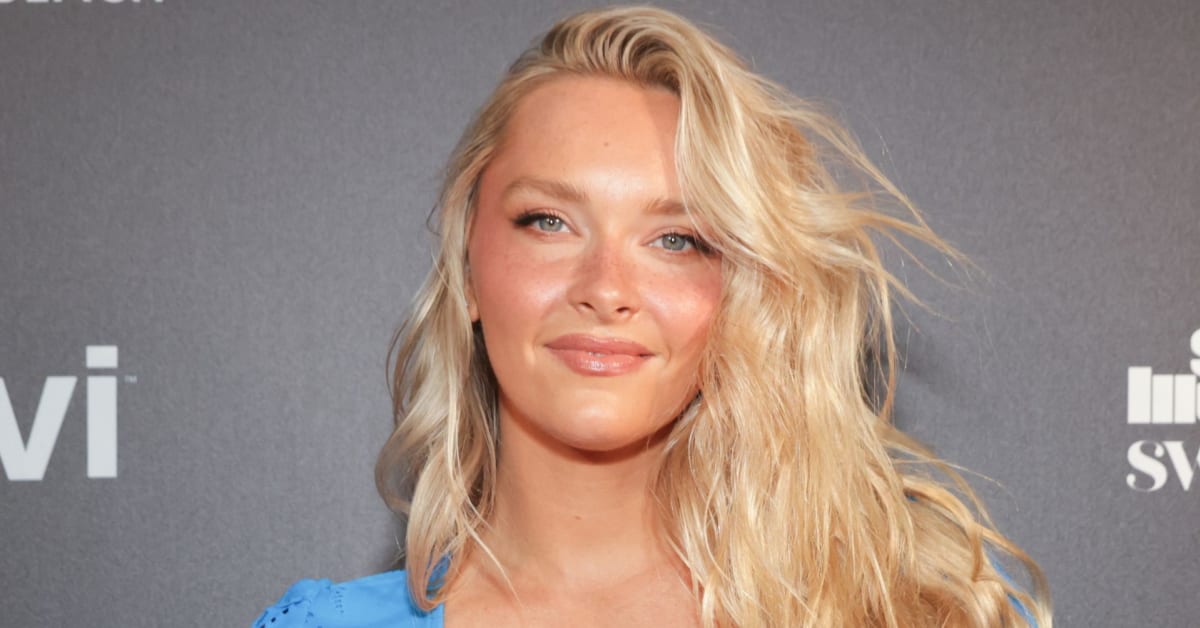 Camille Kostek’s SI Swim Star Is Even Better Than the Hollywood Walk of ...