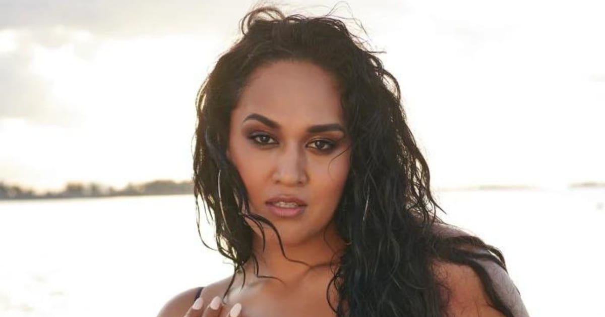 6 Dazzling Photos of Swim Search Finalist Veronica Pome’e in Paradise Island - Swimsuit | SI.com