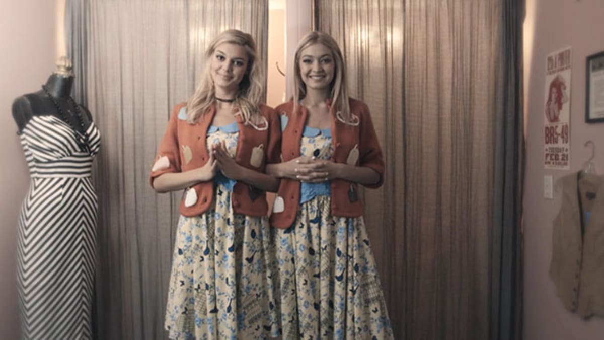 Gigi Hadid and Rookie of the Year Kelly Rohrbach visit Katy K's in  Nashville! - Swimsuit | SI.com