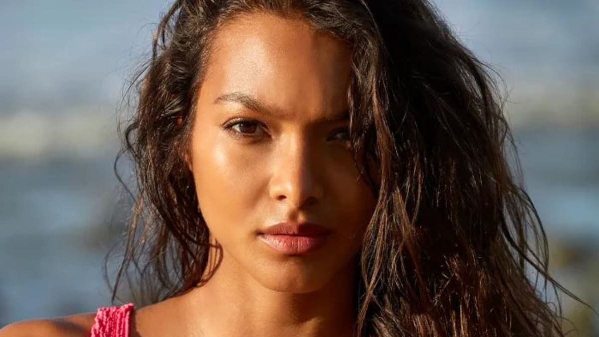 8 Astounding Photos of Lais Ribeiro in Costa Rica - Swimsuit