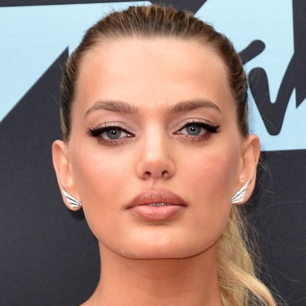 Model Bregje Heinen Is Glowing in Dainty String Bikini - Swimsuit