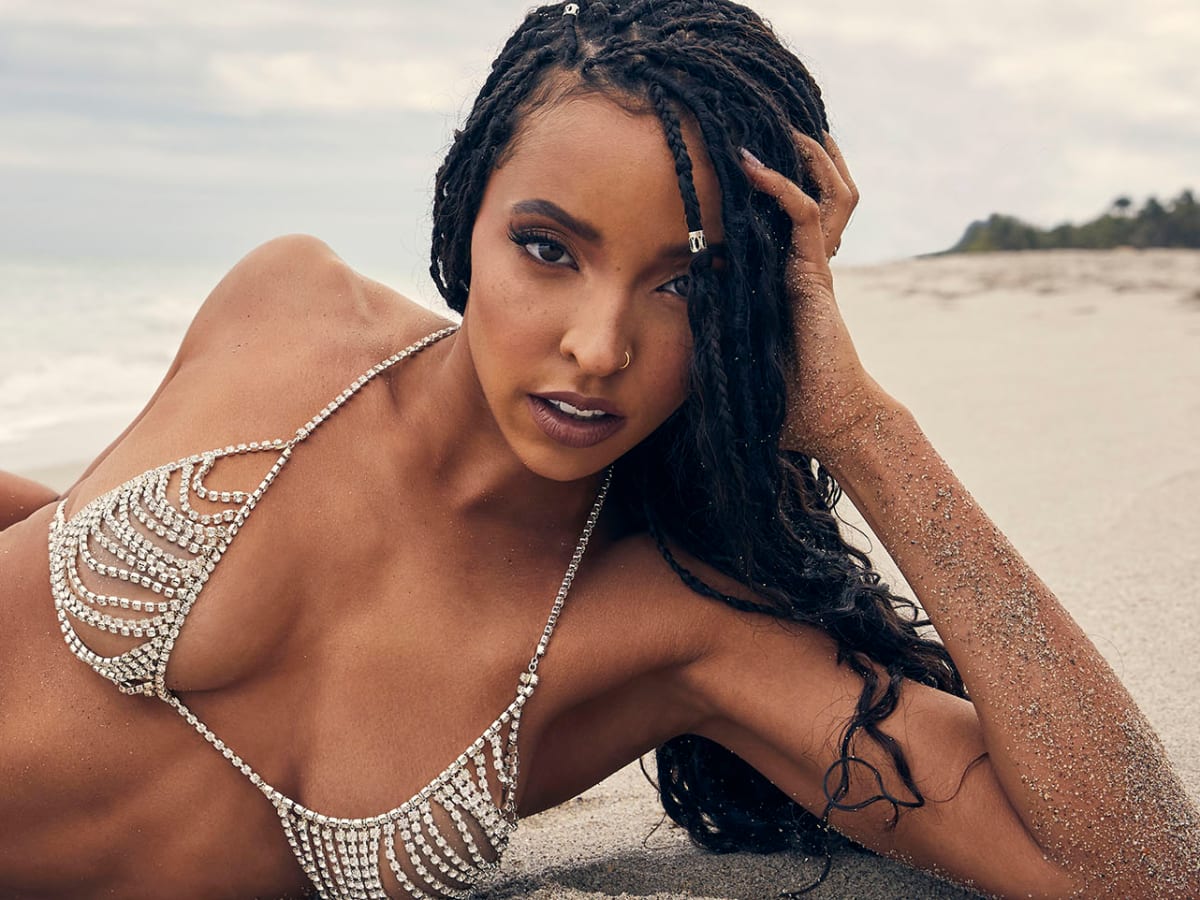 Tinashe Photos in Sports Illustrated Swimsuit 2021
