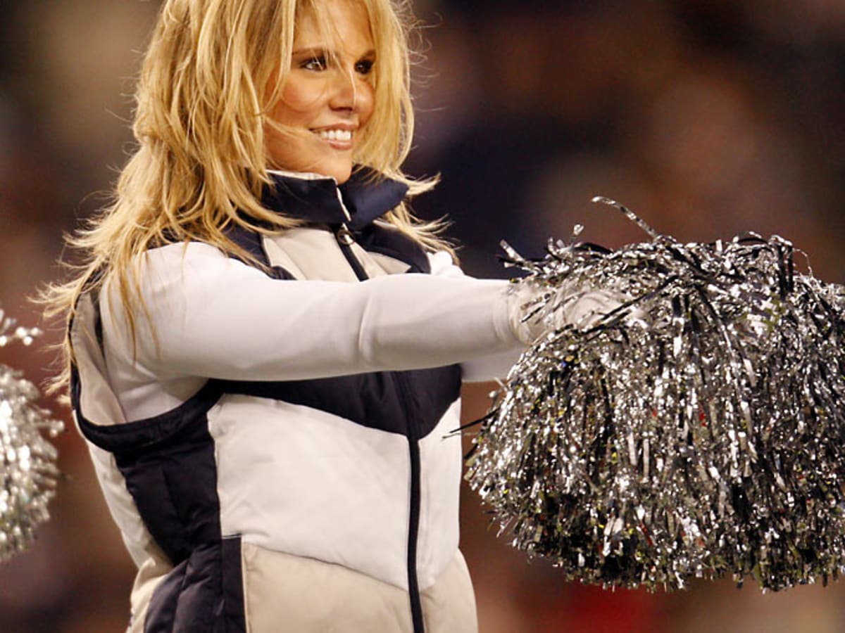 nfl cheerleader pom poms