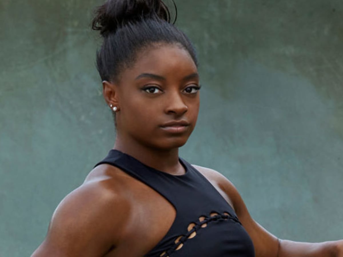 Simone Biles Recreates Iconic Olympic Floor Routine Pose in SI