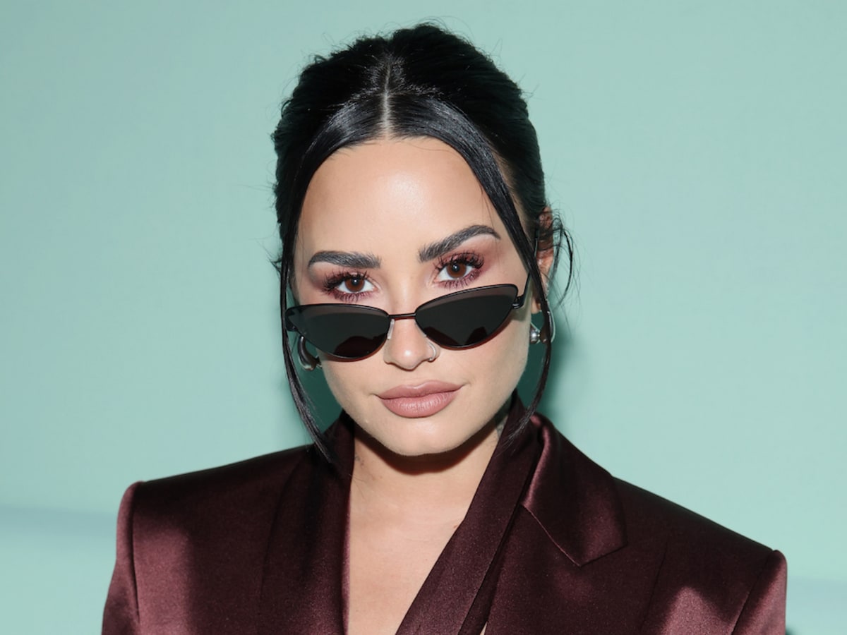Demi lovato outlet sunglasses