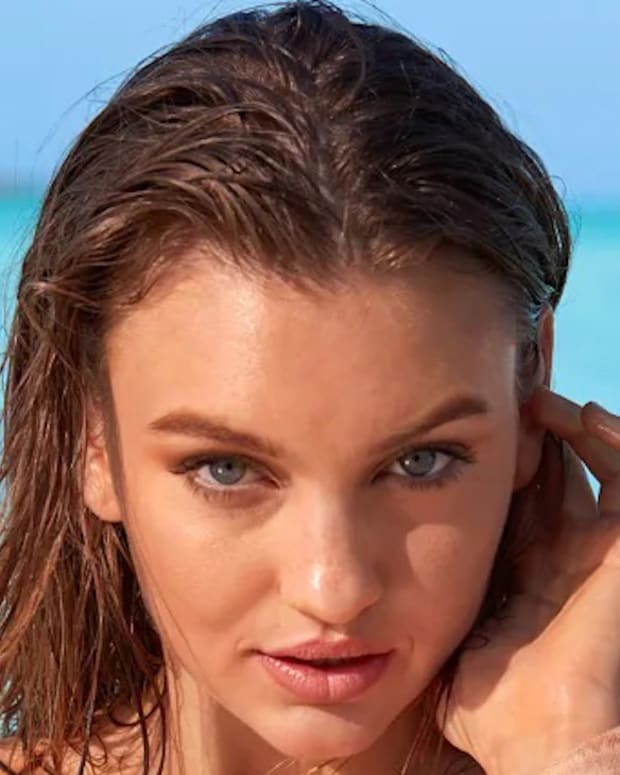 Olivia Brower Si Swimsuit Model Page Swimsuit