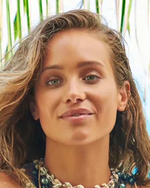 A Super Skinny, Pregnant Hannah Jeter Bares All In 'Sports Illustrated