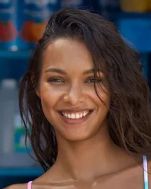 Sports Illustrated Swimsuit Model Lais Ribeiro Swimsuit