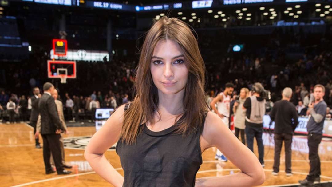 emily-ratajkowski-knicks4.jpg