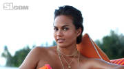 10_christine-teigen_01.jpg