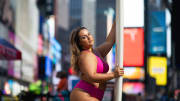 Elizabeth Sneed in Time Square modeling for Jolyn. 