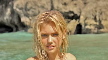 kate-upton-philippines-youtube-8.jpg