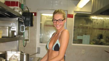 09_jessica-hart_portrait_01.jpg