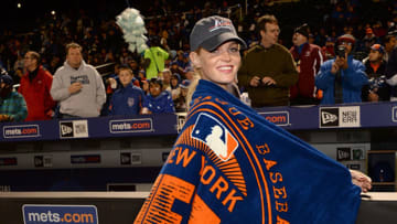 erin-heatherton-mets-pitch-1.jpg