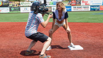 samantha-hoopes-steal-third.jpg