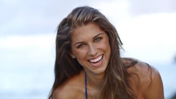 alex-morgan-2014-photo-sports-illustrated-548883522.jpg