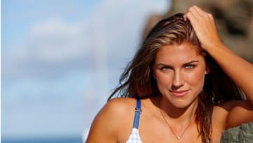 alex-morgan-2014-swimsuit-1