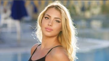 Andreea Dragoi.
