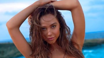 Alexis Ren
