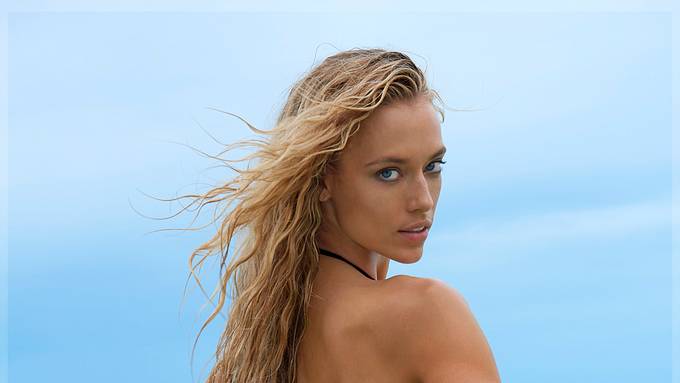 Hannah Ferguson Photos & Latest News | SI Swim