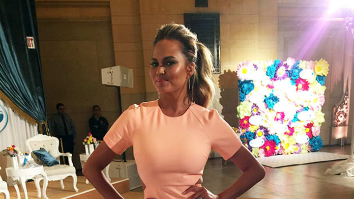 chrissy-teigen-amope.jpg