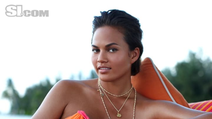 10_christine-teigen_01.jpg