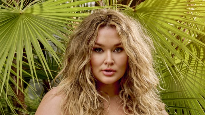 Hunter McGrady was photographed by Yu Tsai in Belize for SI Swimsuit 2022.