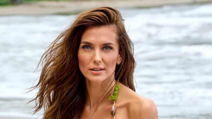 Melissa Wood-Tepperberg was photographed by Yu Tsai in Dominica. 