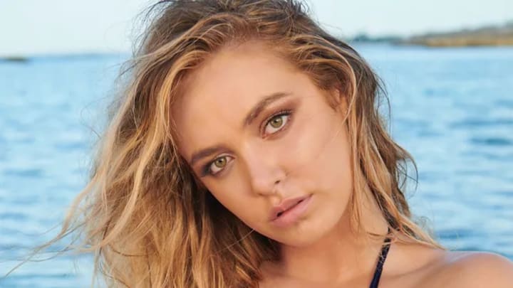 Raine Michaels was photographed by Yu Tsai on Paradise Island, Bahamas.