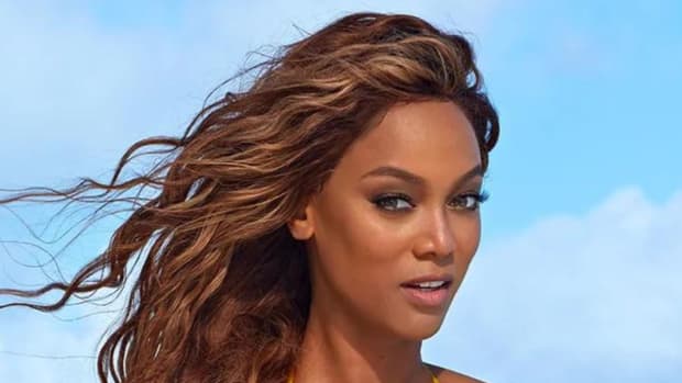 8 Electrifying Photos of SI Swimsuit Issue Cover Model Tyra Banks in ...