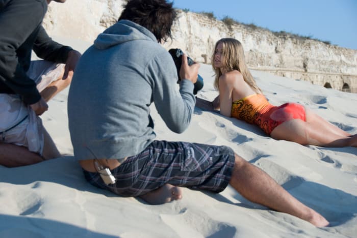 08_julie-henderson_behind_07.jpg