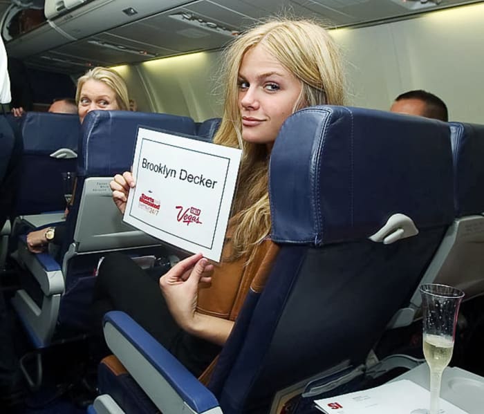 09_brooklyn-decker_plane2.jpg