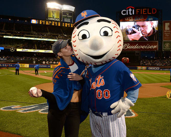 erin-heatherton-mets-pitch-2.jpg