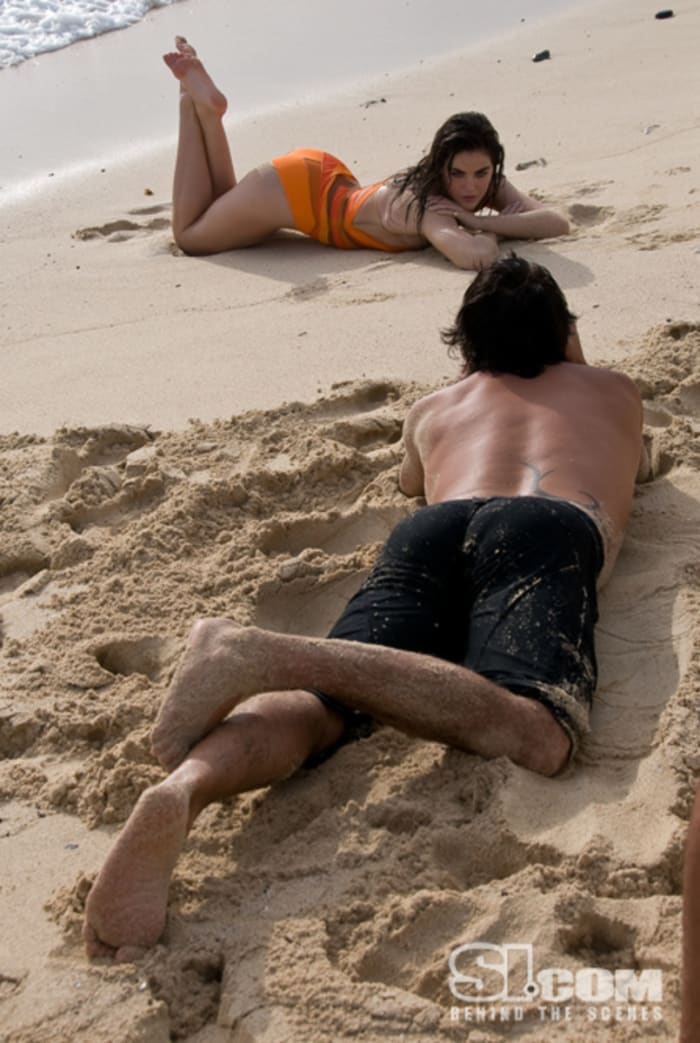 09_hilary-rhoda_behind_10.jpg