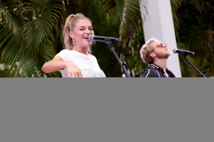 Kelsea Ballerini Charms the Crowd at Saturday’s SI Swimsuit Launch Event