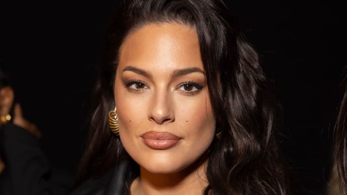 Ashley Graham Serves Sultry Vibes in Long Leather Trench Coat for Milan ...