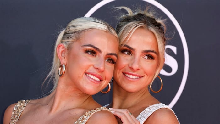 Haley and Hanna Cavinder.