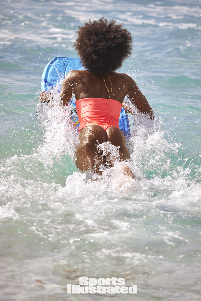 6 Absolutely Gorgeous Photos of Tanaye White in Barbados