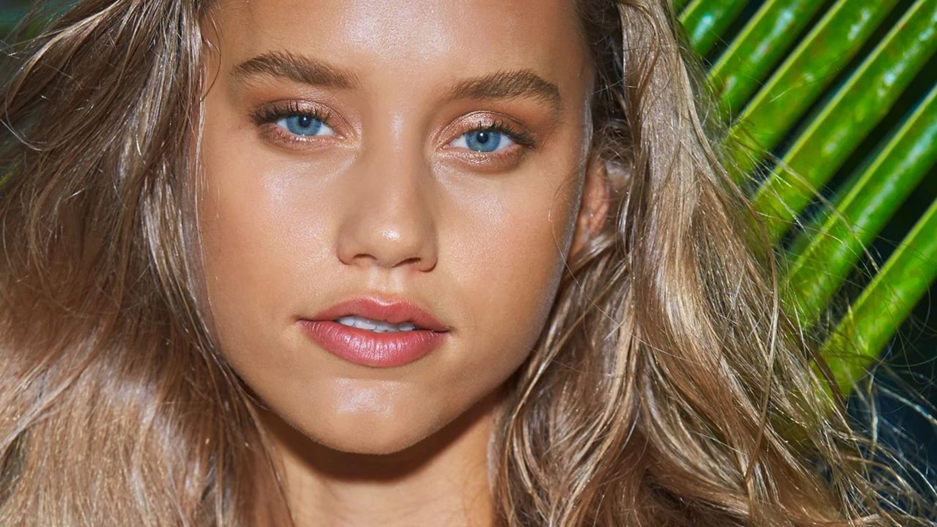 10 Gorgeous Photos of Chase Carter in the Bahamas – Swimsuit