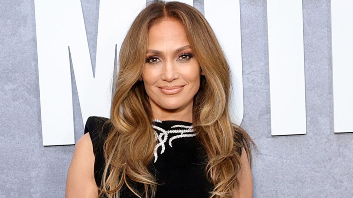 Jennifer Lopez Flaunts Fit Figure in Blue Lingerie Set and Heels