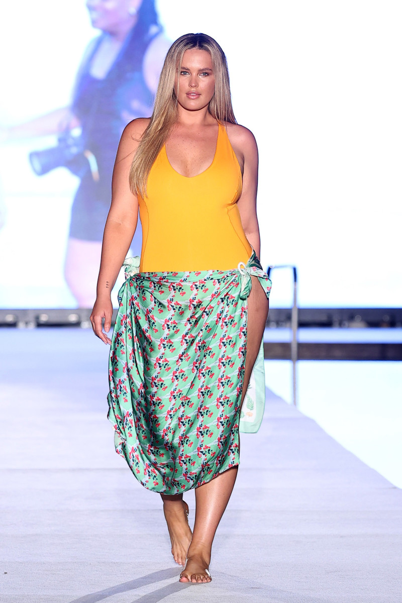 Georgina Burke walks the runway for Sports Illustrated Swimsuit Runway Show During Paraiso Miami Beach on July 16, 2022 in Miami Beach, Florida. 