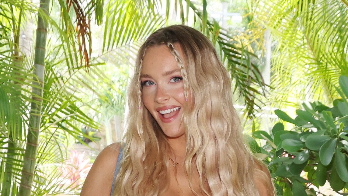 Camille Kostek Wants to See This Hollywood A-Lister on the Cover of SI ...