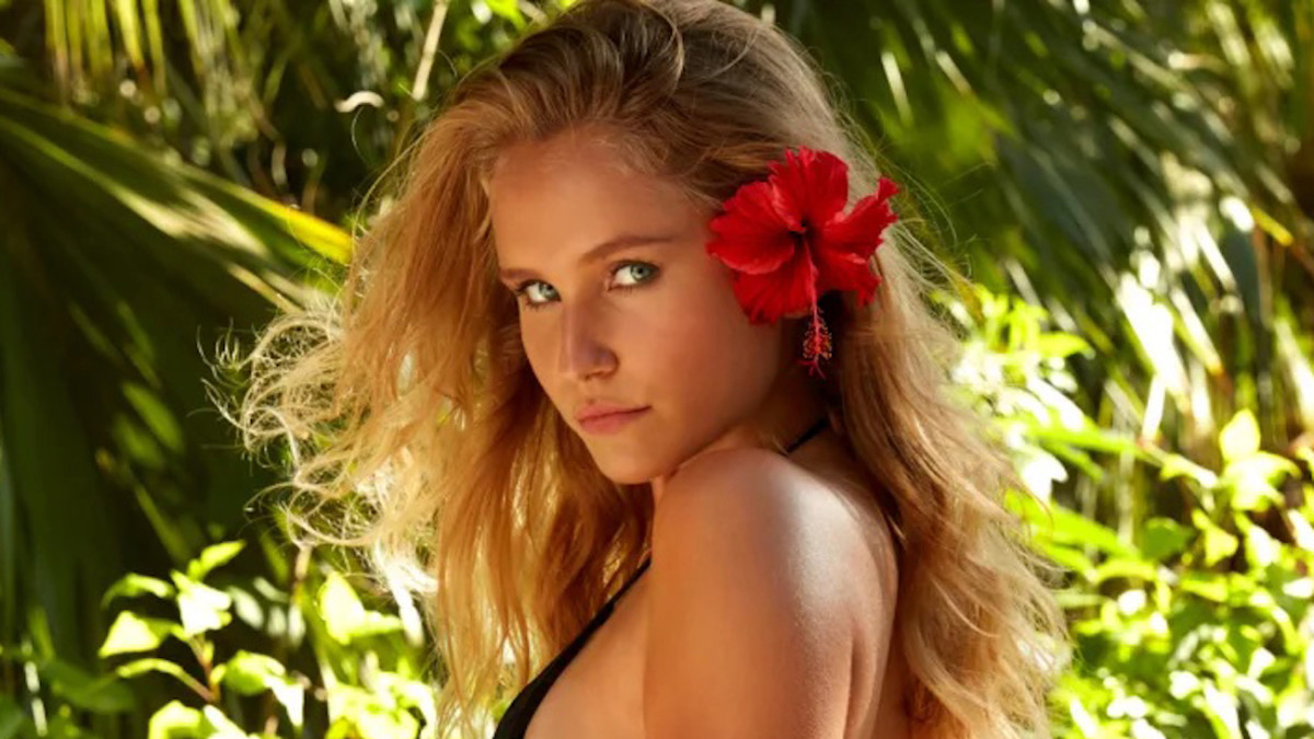 Sailor Brinkley Cook was photographed by Emmanuelle Hauguel in Turks and Caicos.