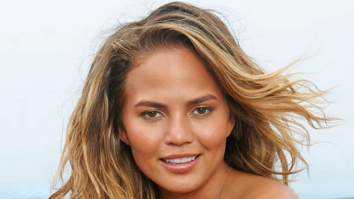 Chrissy Teigen Exudes Beauty And Confidence In These 6 Photos From California